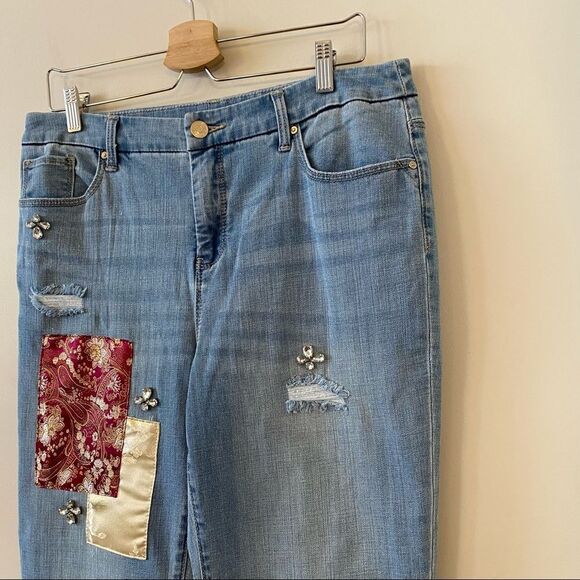 CHICO’S So Slimming Patchwork Embellished Girlfriend Ankle Jeans - Picture 7 of 11